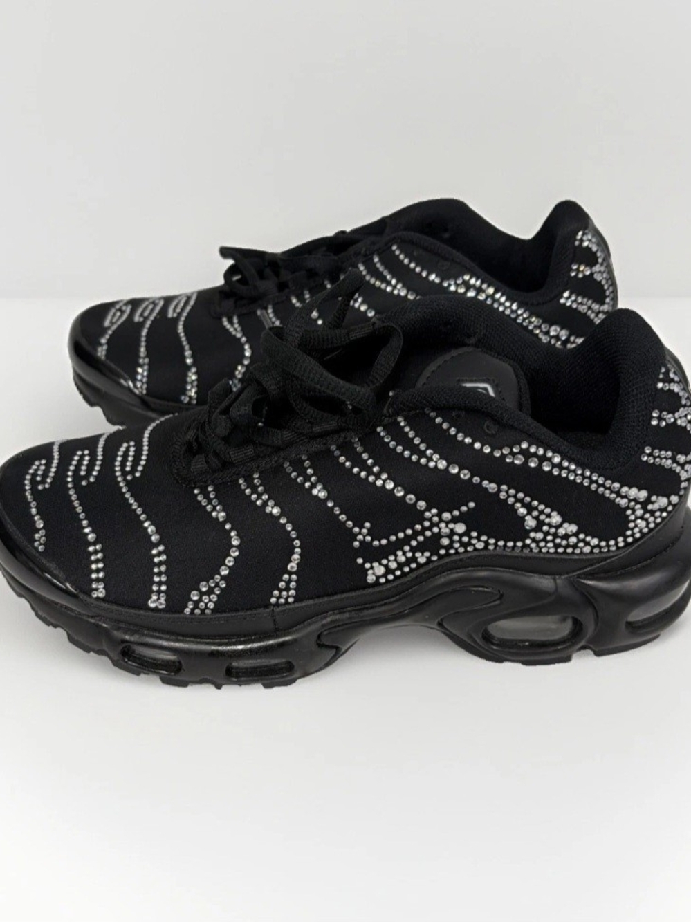 NWOT Nike Air Max TN Black Crystal Rhinestone Embellished Women Sneakers, Size 6